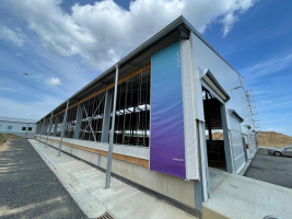 Plachty, světlík a vrata – realizace