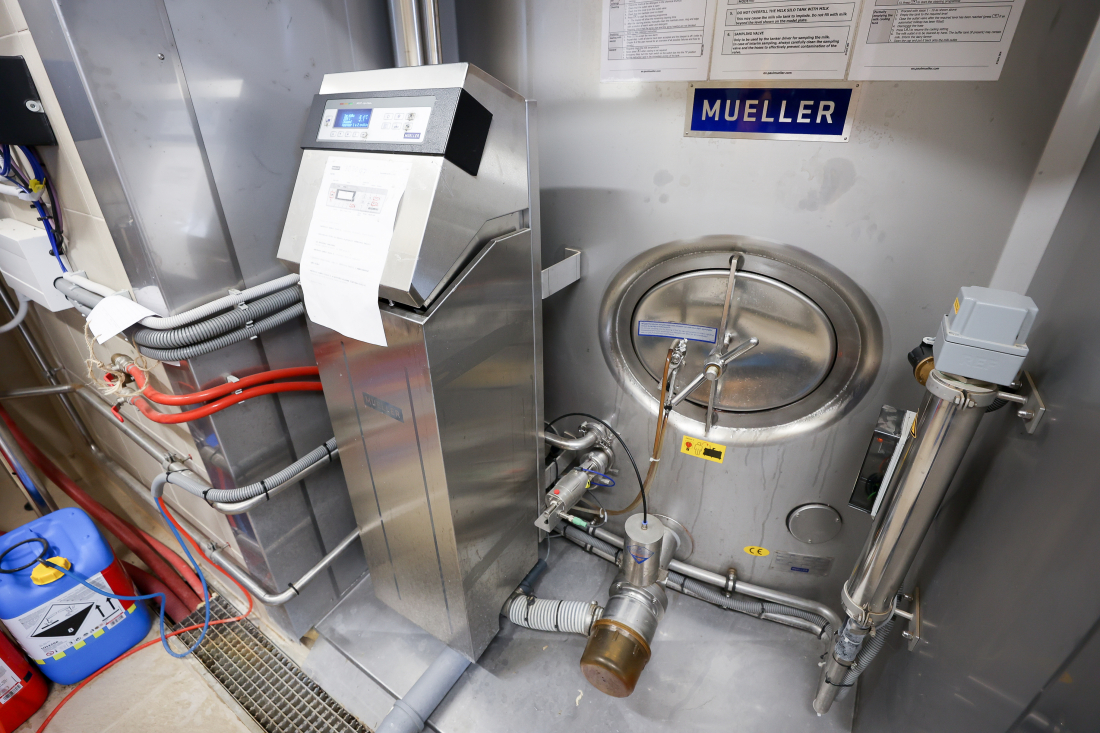 Farma Chvalovice – Lely Juno